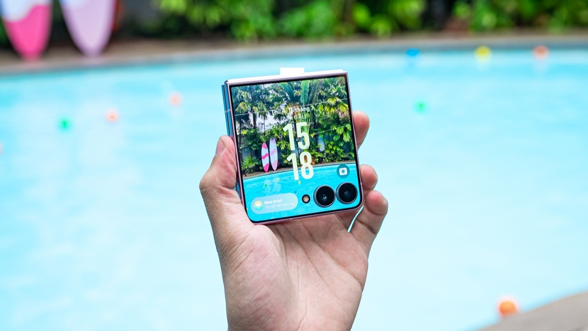 Cách thêm ứng dụng vào màn hình ngoài Galaxy Z Flip 8 đơn giản