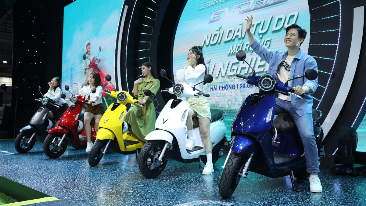 xe máy điện 200km 1 lần sạc bg