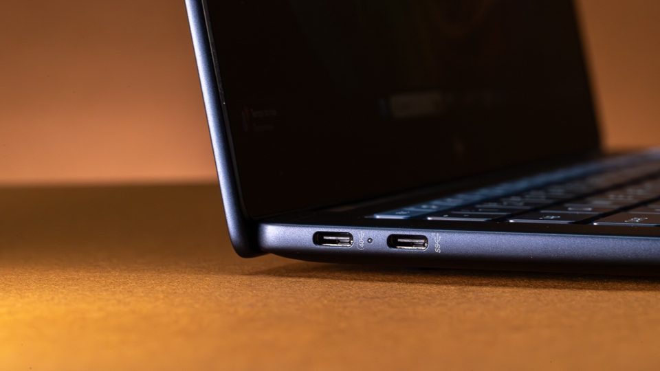 Cổng kết nối HP EliteBook Ultra G1q