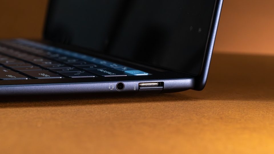 Cổng kết nối HP EliteBook Ultra G1q