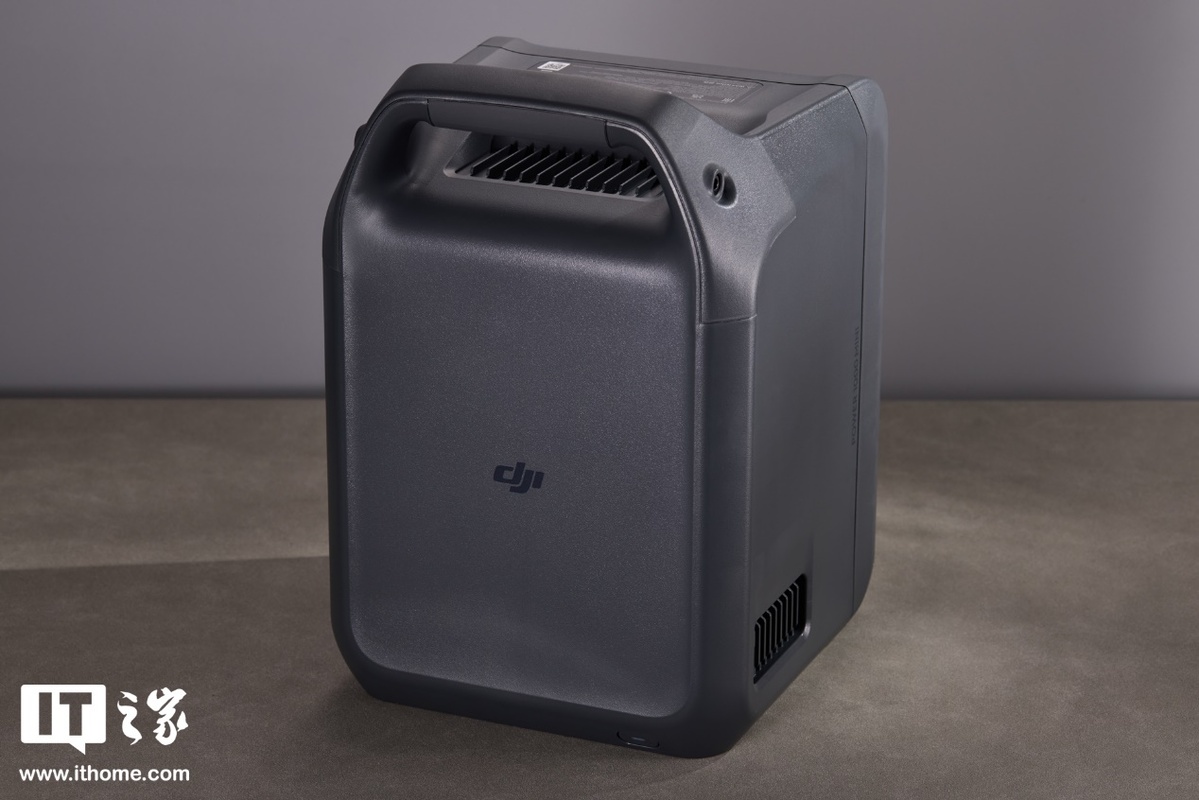 Trên tay trạm điện di động DJI Power 1000 Mini