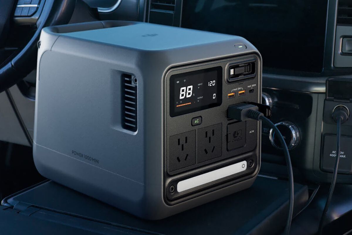 Trên tay trạm điện di động DJI Power 1000 Mini: Nhỏ gọn nhưng đủ sức cấp điện cho cả nhà