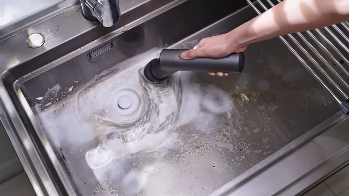 Cần liên tục làm khô đầu cọ để có thể vệ sinh sạch sẽ