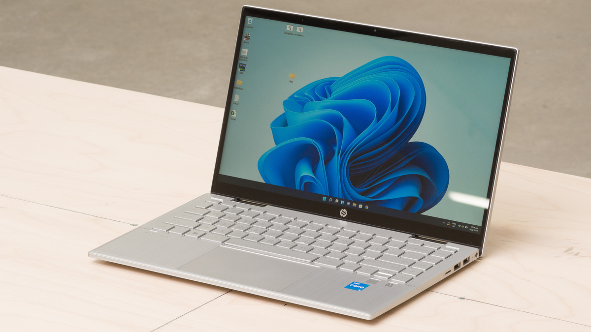 Hơi đáng tiếc khi HP Pavilion x360 14 không có đền LED bàn phím