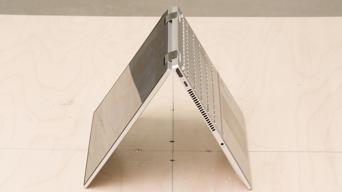 Máy có thể gập đến 360 độ