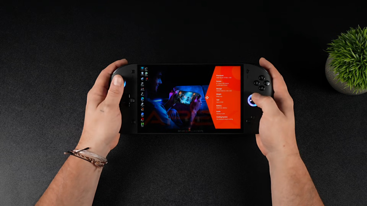 Vị trí phím bấm của ONEXFLY APEX rất vừa tay