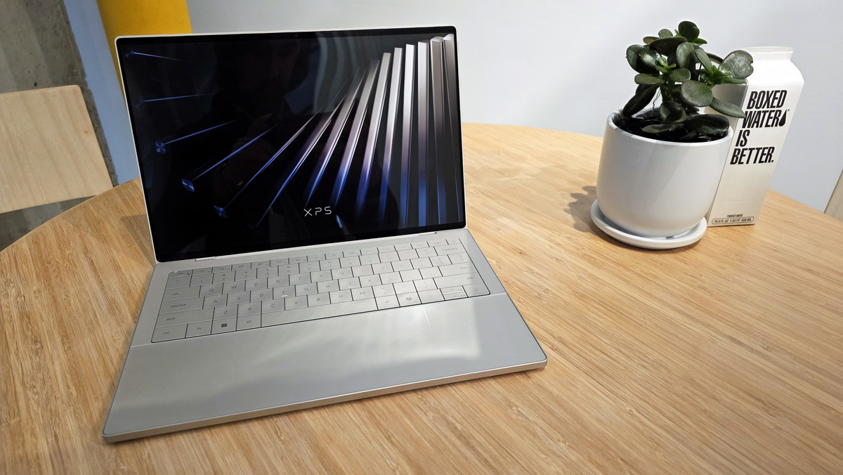 Phiên bản IPS cảm ứng của XPS 14 và XPS 16 lại không khác nhau mấy