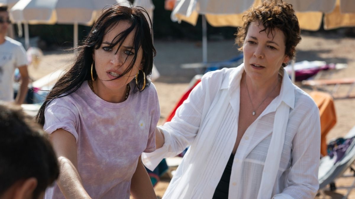 Các tập phim có sự tham gia của Dakota Johnson - Người Con Gái Thất Lạc (2021)