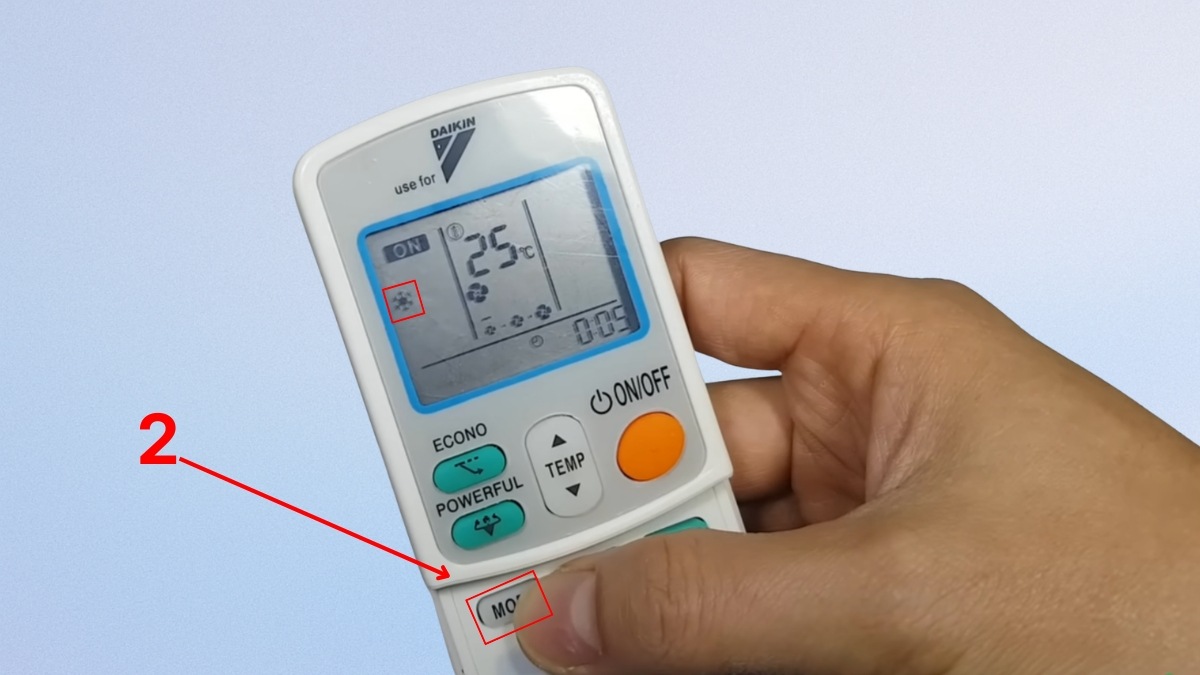 Cách sử dụng điều khiển điều hòa Daikin 2 chiều bước 2
