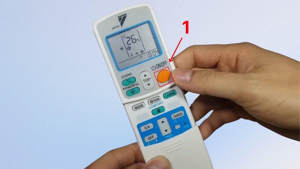 Cách sử dụng điều khiển điều hòa Daikin 2 chiều bước 1