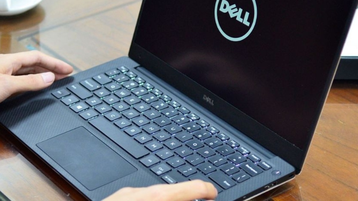 Cách mở laptop Dell đúng cách