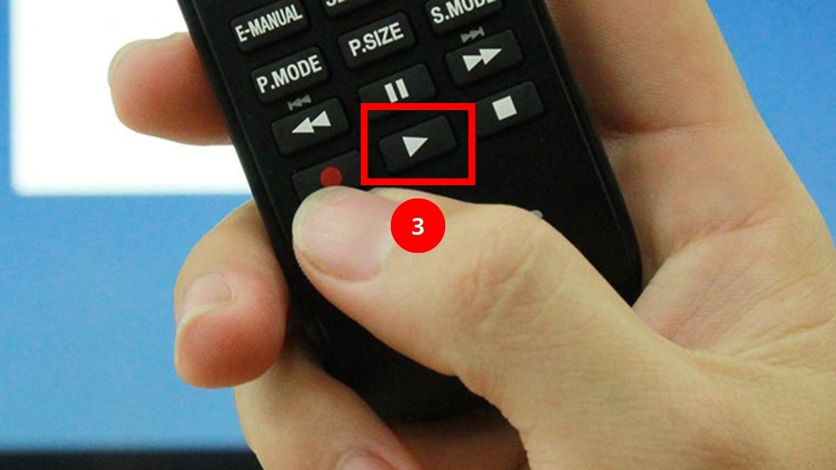 Cách sử dụng remote tivi Samsung đối với nút REC bước 2