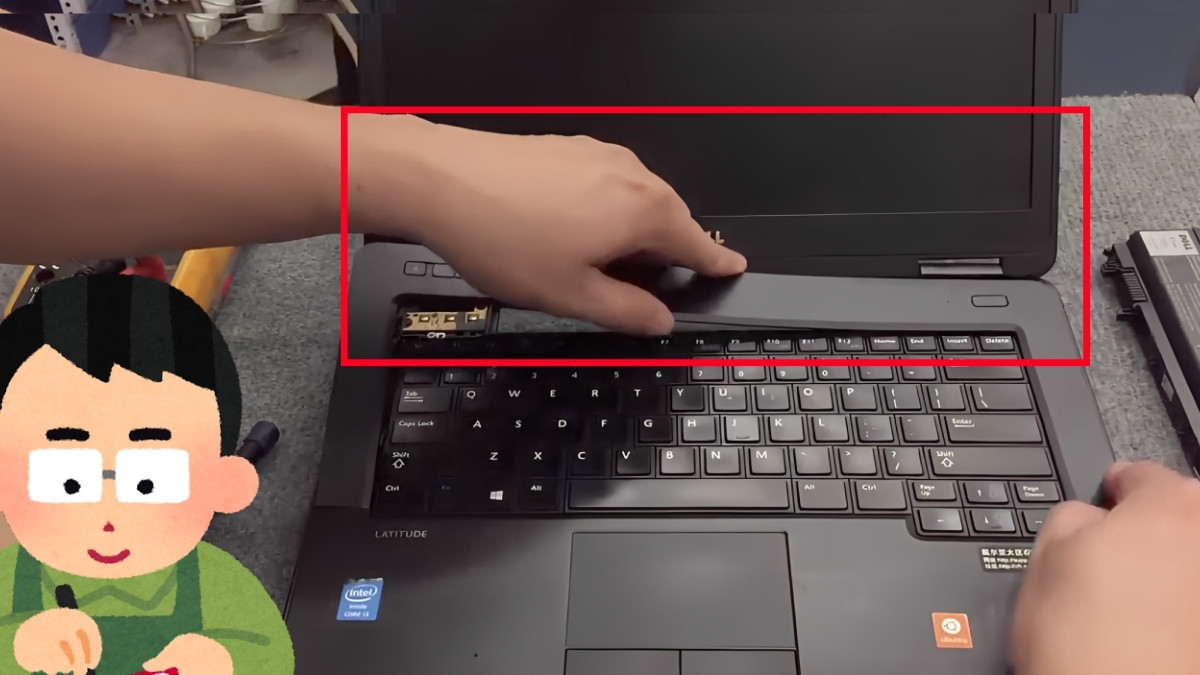 Cách lắp lại bàn phím laptop Dell sau khi tháo bước 2 tiếp theo