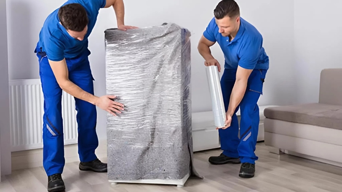 Cách bọc tủ lạnh khi vận chuyển bước 2