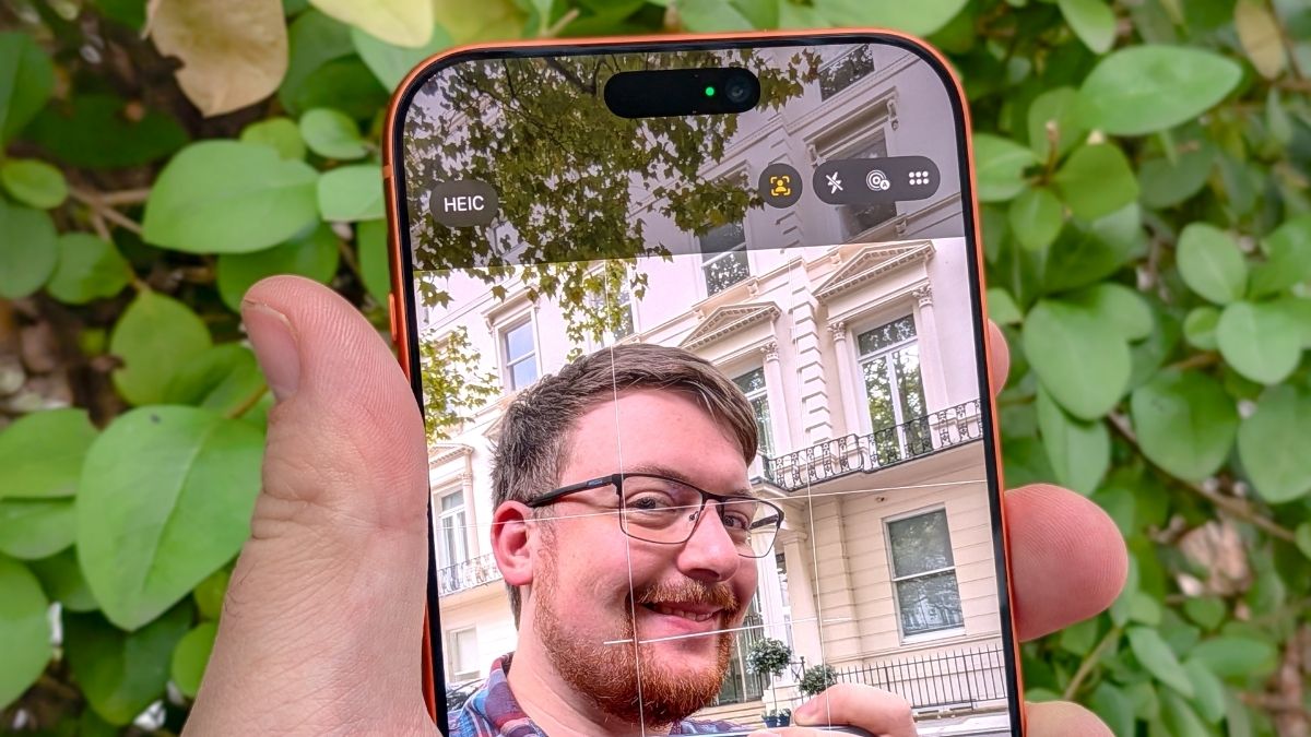 Nguyên lý hoạt động của Center Stage - Tự động điều chỉnh khung hình