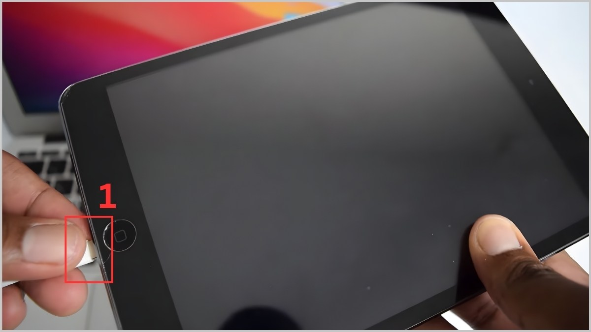 khắc phục lỗi màn hình iPad Air 2 bằng cách restore phần mềm bước 1