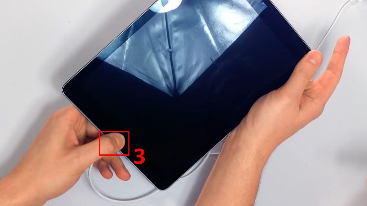 Thao tác cho iPad có nút Home để chỉnh về DFU mode bước 3