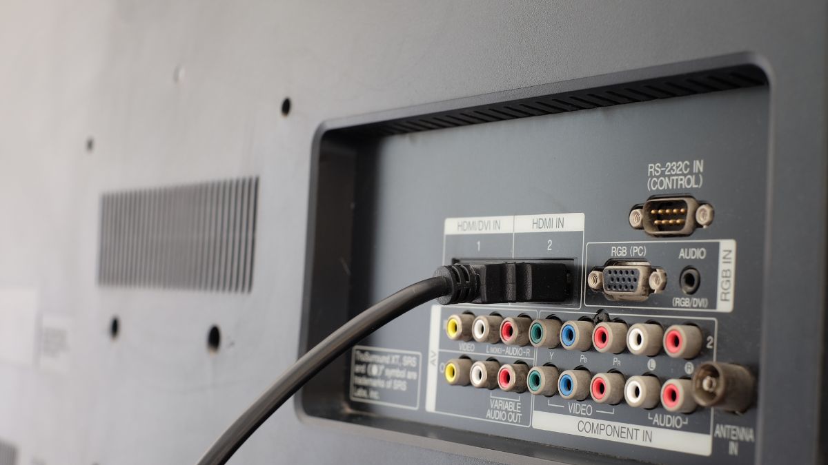 cách kết nối máy tính bảng Samsung với tivi bằng cách dùng cáp