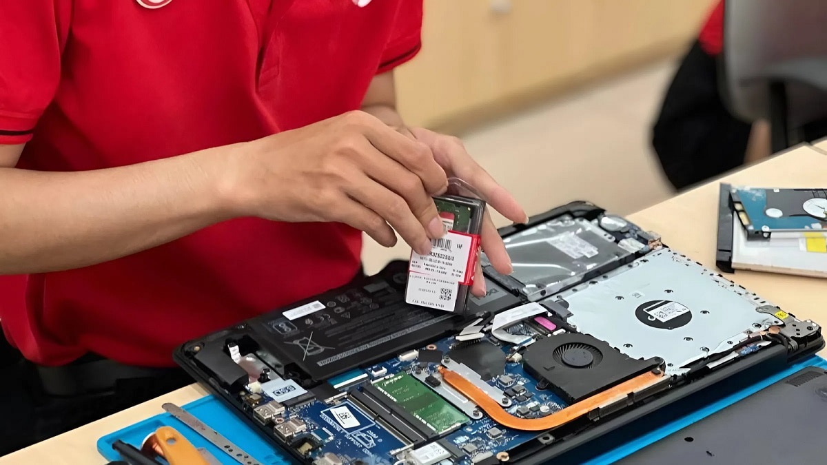 Mang máy đến cửa hàng