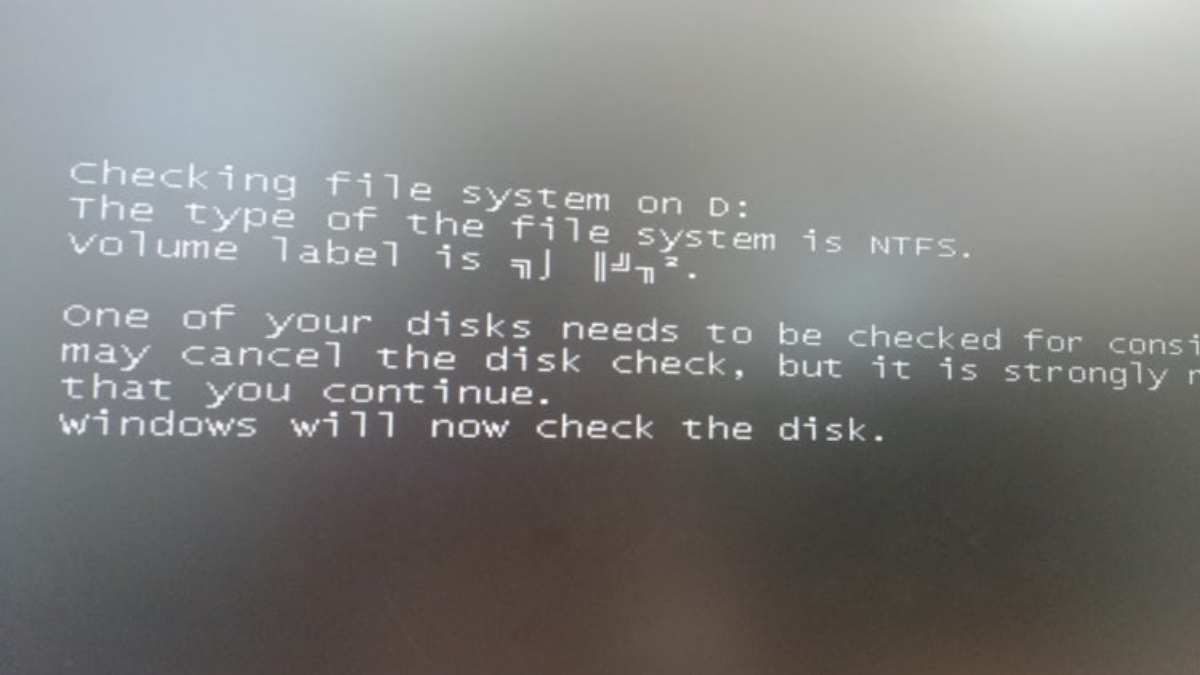Cách phòng tránh lỗi Checking File System on C