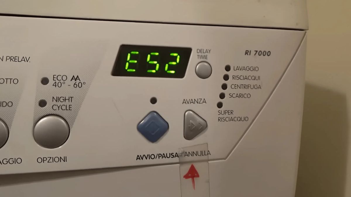 Lỗi E52 máy giặt Electrolux là gì?