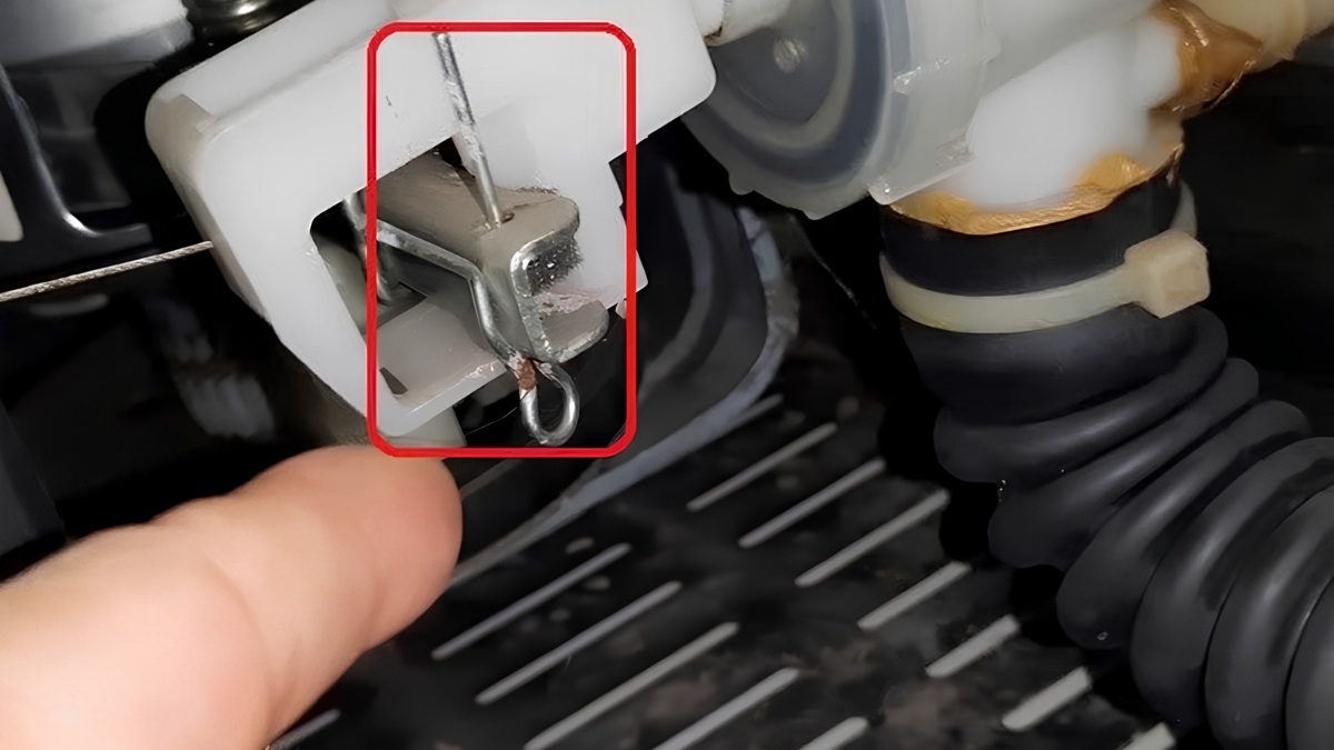 Nguyên nhân gây lỗi E64 máy giặt Toshiba - hỏng hoặc yếu motor xả