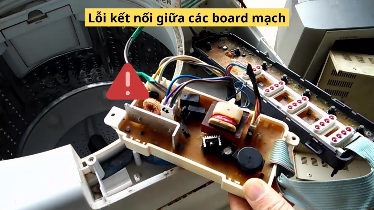 Nguyên nhân gây ra lỗi E71 máy giặt Toshiba - lỗi kết nối giữa các board mạch