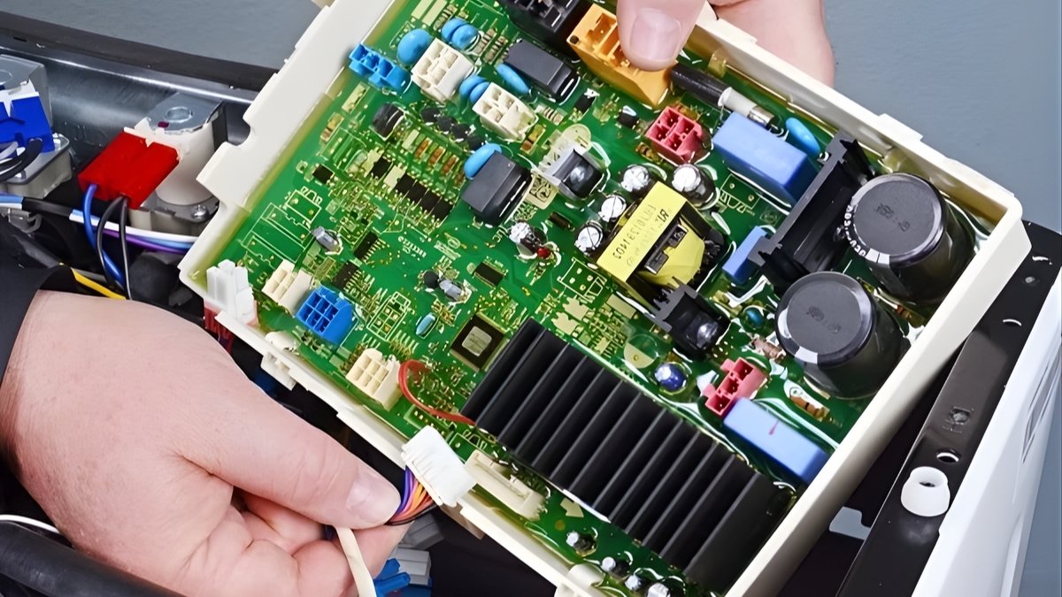 Nguyên nhân gây lỗi E9 40 máy giặt Sanyo - lỗi bo mạch điều khiển