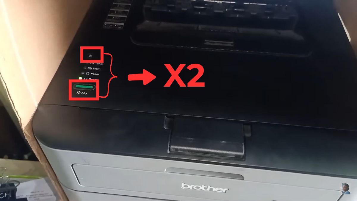 Khởi động lại máy in để sửa lỗi paper máy in brother