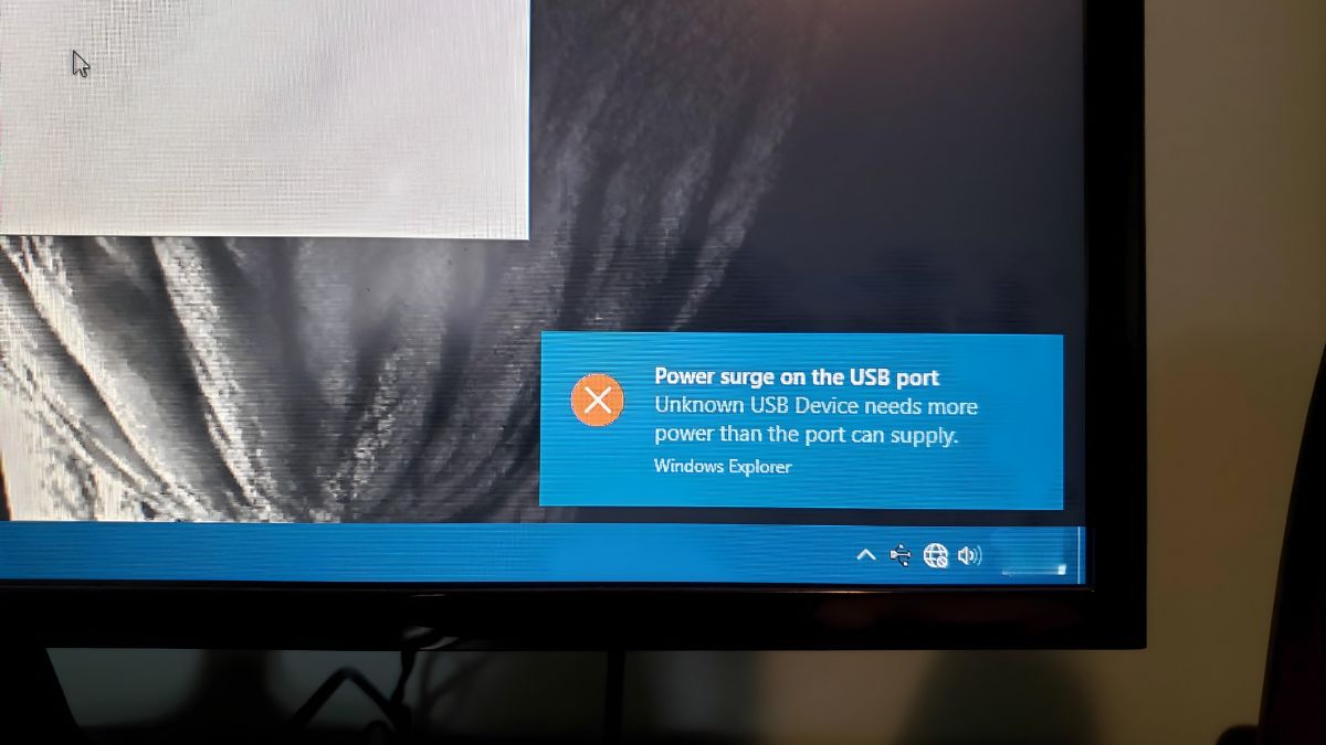 Lỗi Power Surge on the USB Port là gì?