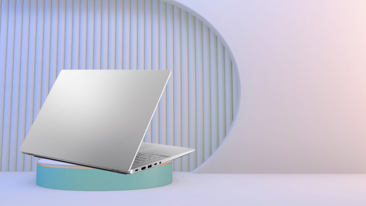 Laptop Asus màu bạc cho sáng tạo nội dung