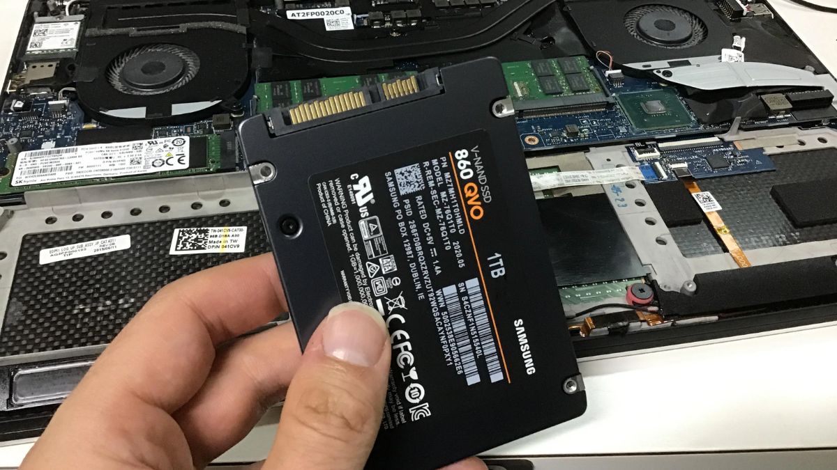 khắc phục lỗi laptop Dell không nhận ổ cứng trong BIOS bằng kiểm tra ổ cứng