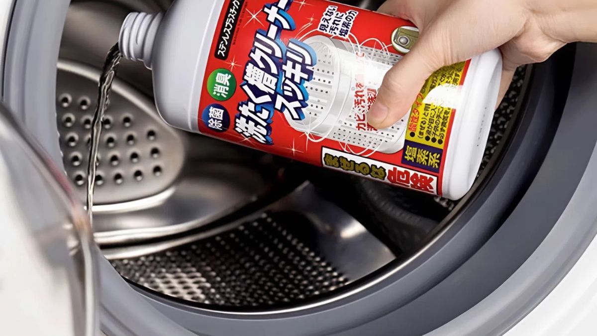 Sử dụng dung dịch vệ sinh máy giặt chuyên dụng
