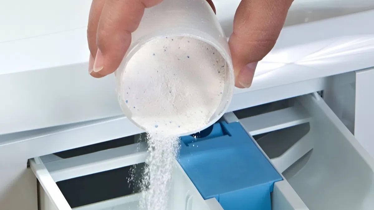 Nguyên nhân khiến máy giặt cửa ngang giặt xong vẫn còn bọt - dùng sai loại bột giặt