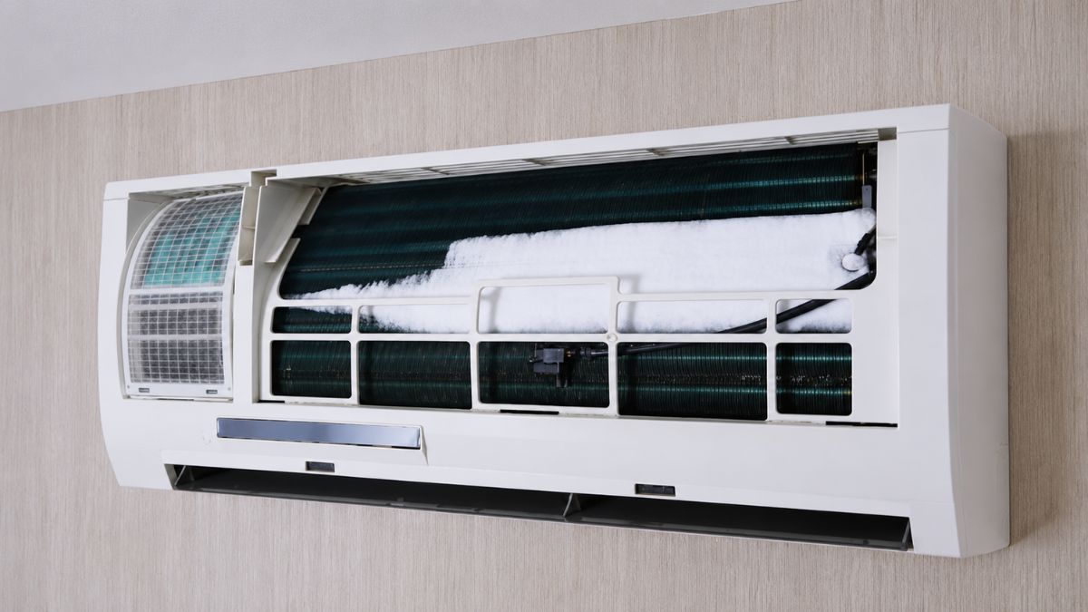 Nguyên nhân khiến máy lạnh bị chảy nước - dàn lạnh bị đóng tuyết