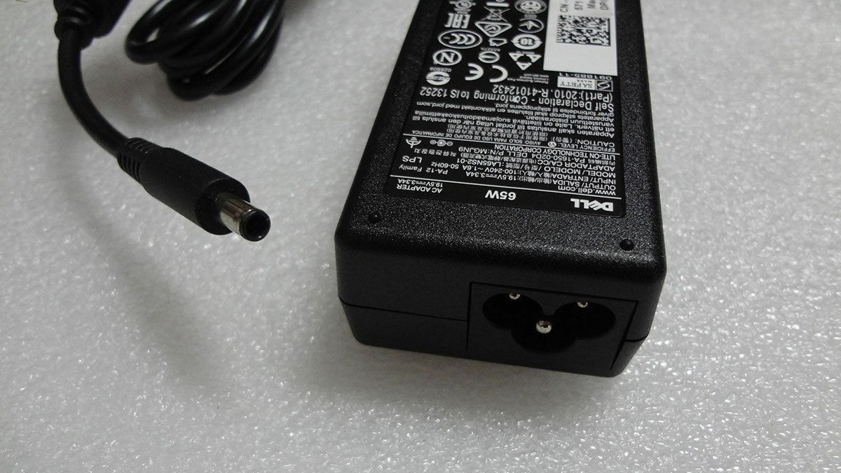 Kiểm tra kết nối giữa dây sạc và đầu nối