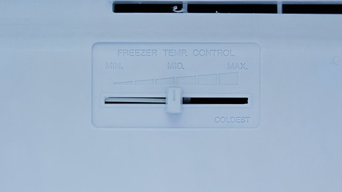 Nút điều chỉnh nhiệt độ Freezer Temp Control