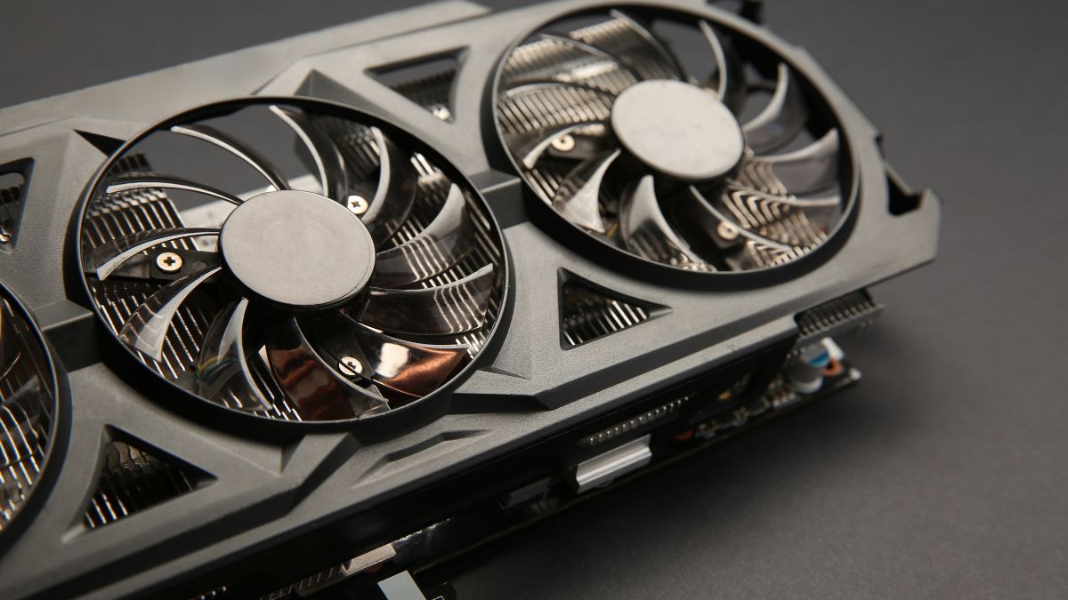 Nguyên nhân quạt card màn hình không quay