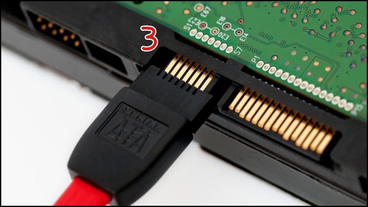 Cách sửa ổ cứng SSD không nhận bằng kiểm tra cổng kết nối và dây cáp bước 2