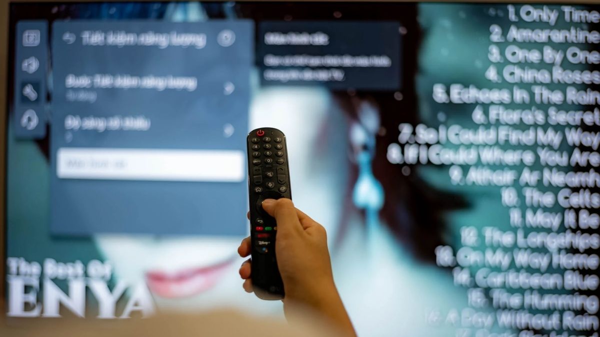 Vì sao nên tắt màn hình tivi LG khi nghe nhạc?