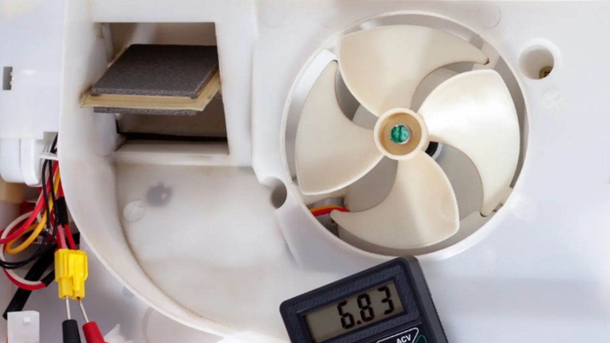 Cách kiểm tra nhanh tại nhà khi tủ lạnh không chạy - quan sát quạt dàn lạnh