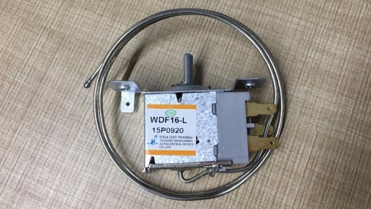 Vì sao tủ lạnh đèn vẫn sáng nhưng không chạy? hỏng thermostat