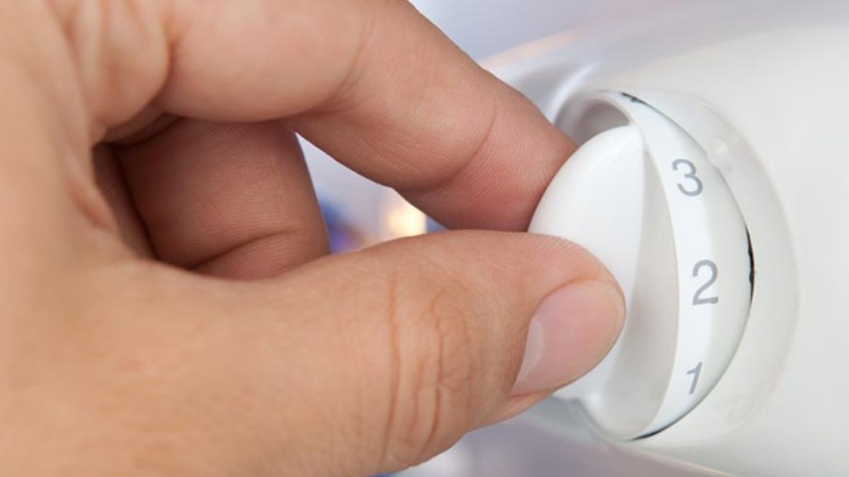 Cách kiểm tra nhanh tại nhà khi tủ lạnh không chạy - điều chỉnh thermostat
