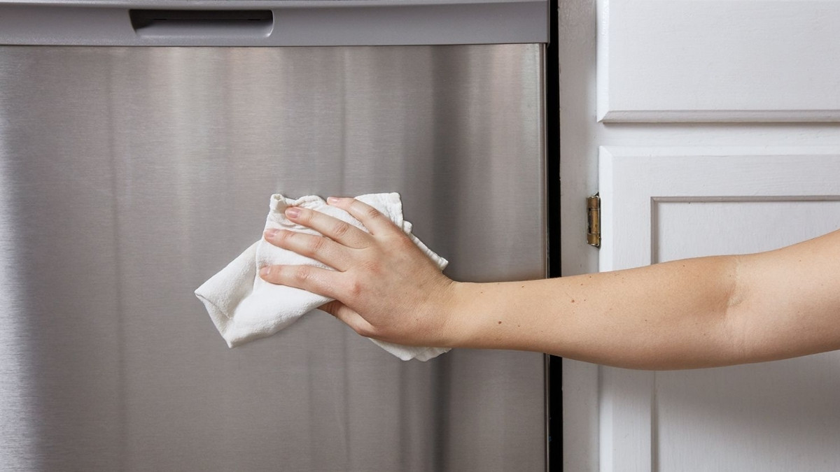 Cách vệ sinh tủ lạnh đúng cách bước 4