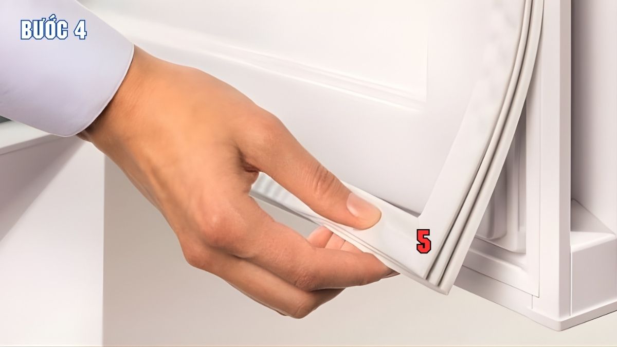 Hướng dẫn xử lý tủ lạnh chảy nước ở ngăn mát tại nhà bước 4