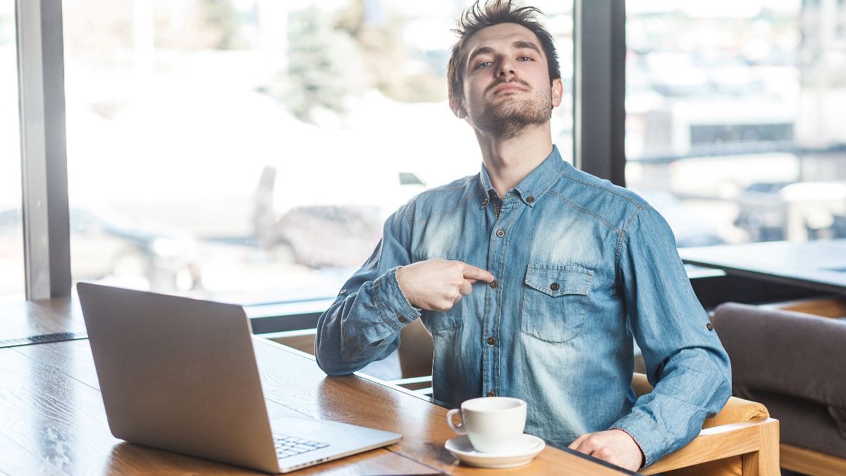 dấu hiệu tự luyến là gì - Sống ích kỷ