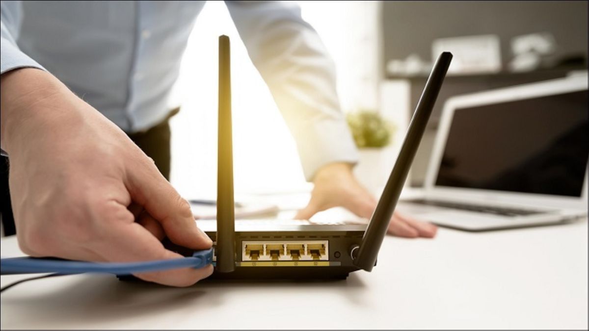 Khởi động lại bộ phát router WiFi