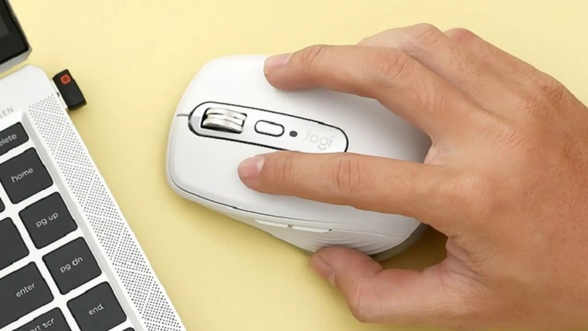 Click là thao tác nhấn nút chuột