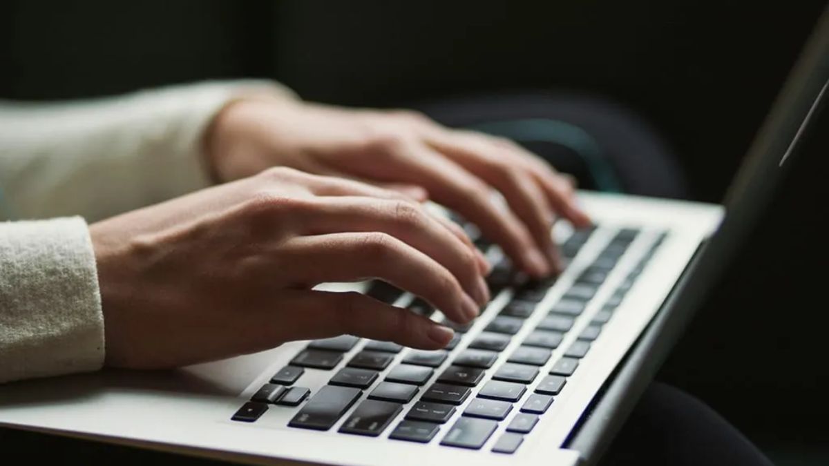 Cách kiểm tra bàn phím laptop ngay tại nhà