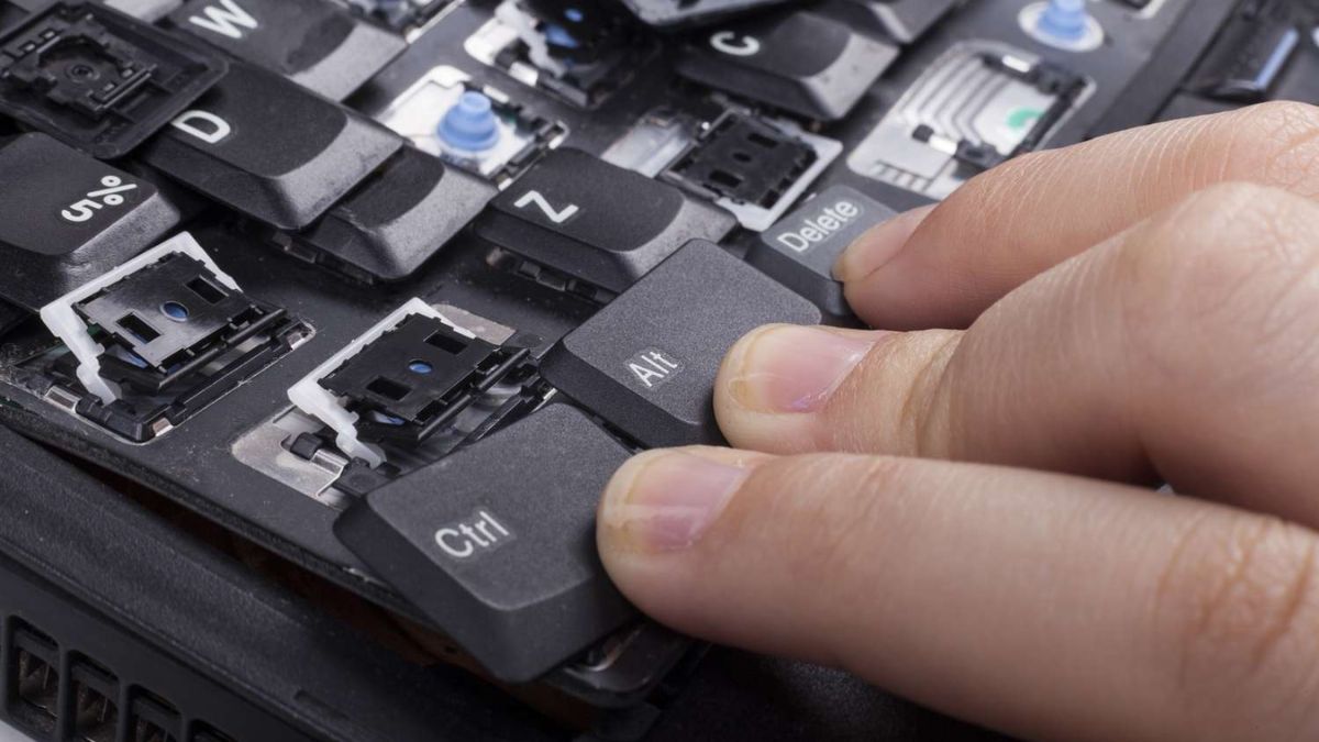 Bàn phím bị hư hỏng vật lý nặng